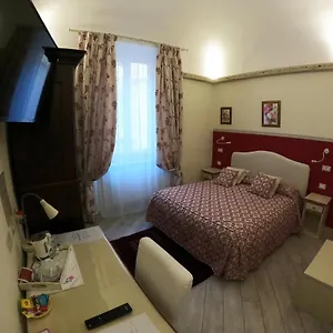 ** Alojamento de Acomodação e Pequeno-almoço Five Roses Itália
