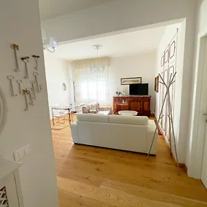 Big With Free Parking Apartamento