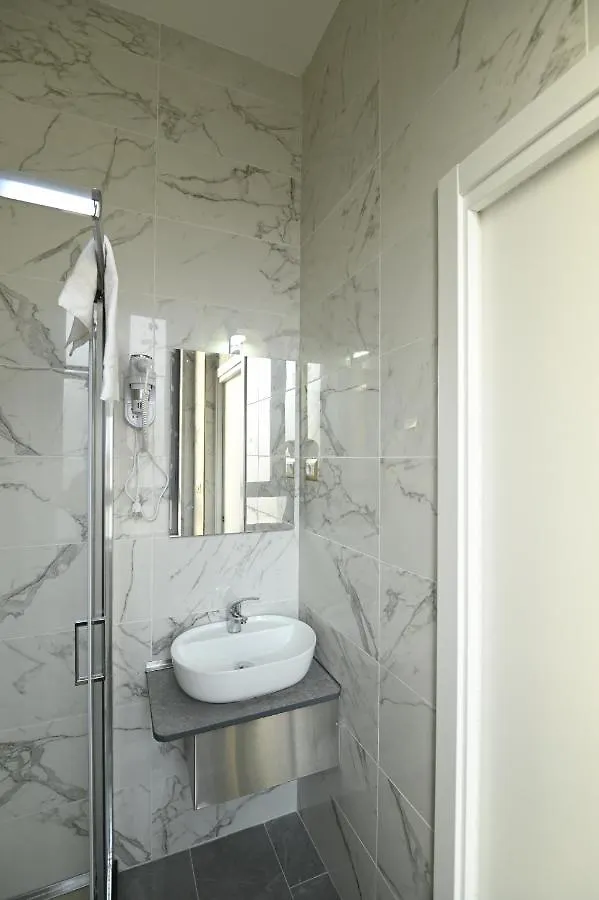Hotel Midway Milan 3*,  Italy