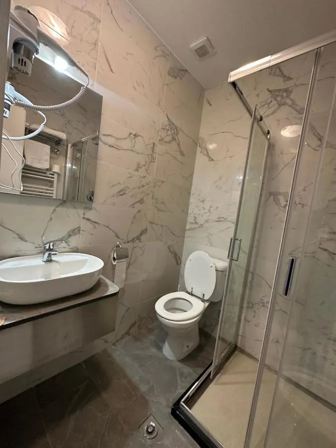 Hotel Midway Milan 3*,